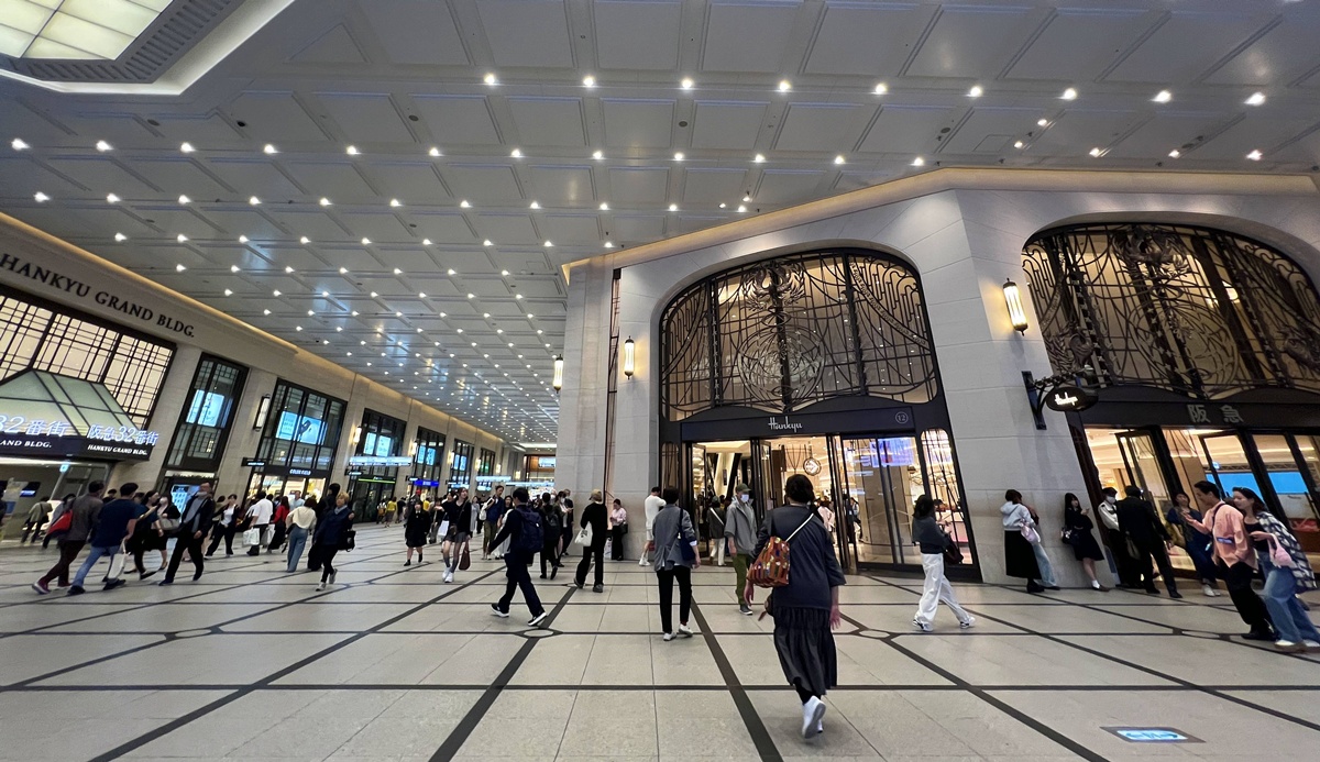 看來，梅田是大阪自由行的大魔王了！終於來到全大阪（全日本）交通轉乘最容易迷路的梅田車站，想順利找到出口快收藏起來！ @。CJ夫人。