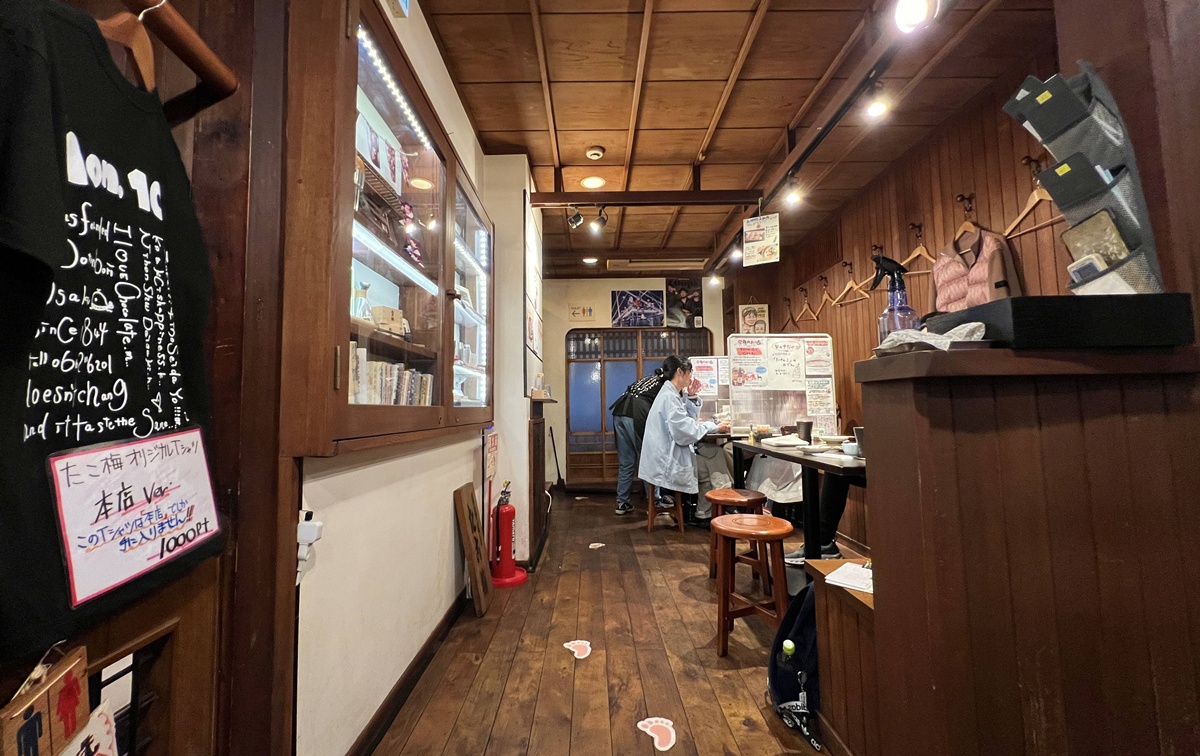 日本最老牌關東煮！大阪道頓堀那一鍋滾燙的章魚甘露煮，有昨天也有今天｜大阪道頓堀關東煮 たこ梅 本店 @。CJ夫人。