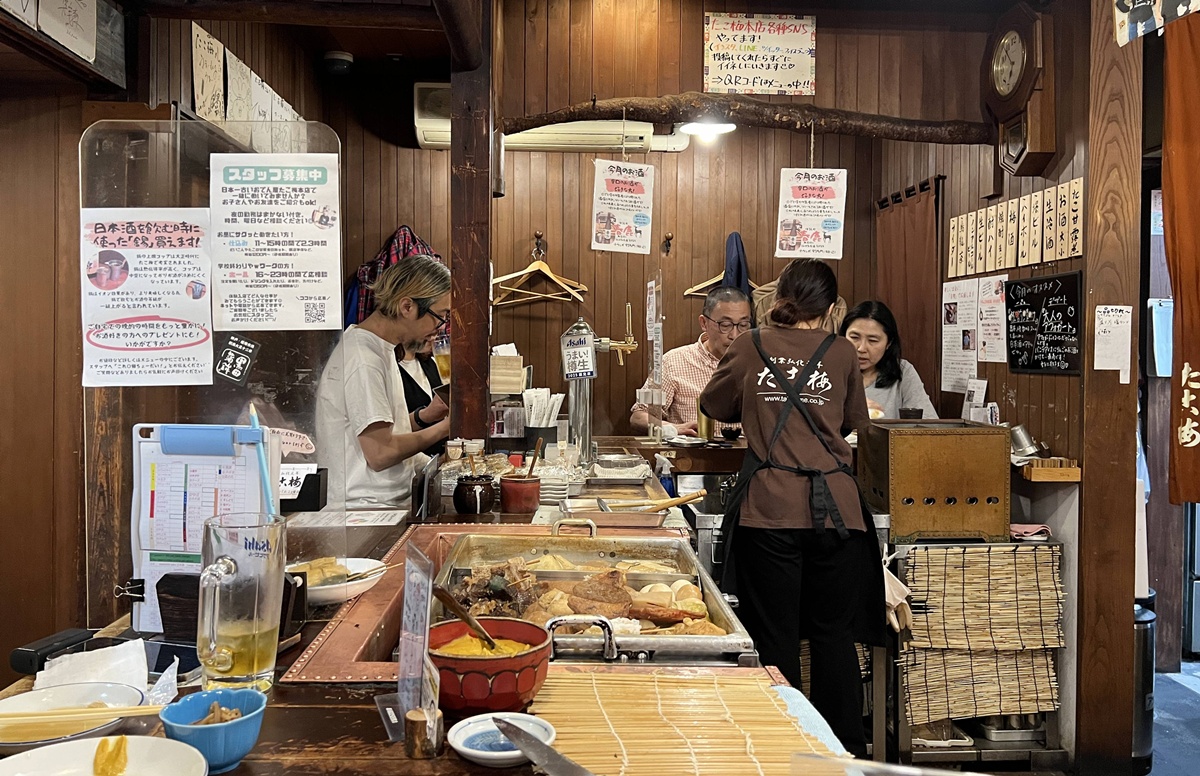 日本最老牌關東煮！大阪道頓堀那一鍋滾燙的章魚甘露煮，有昨天也有今天｜大阪道頓堀關東煮 たこ梅 本店 @。CJ夫人。