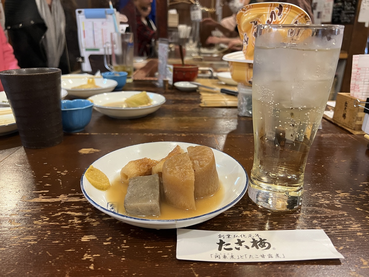 日本最老牌關東煮！大阪道頓堀那一鍋滾燙的章魚甘露煮，有昨天也有今天｜大阪道頓堀關東煮 たこ梅 本店 @。CJ夫人。