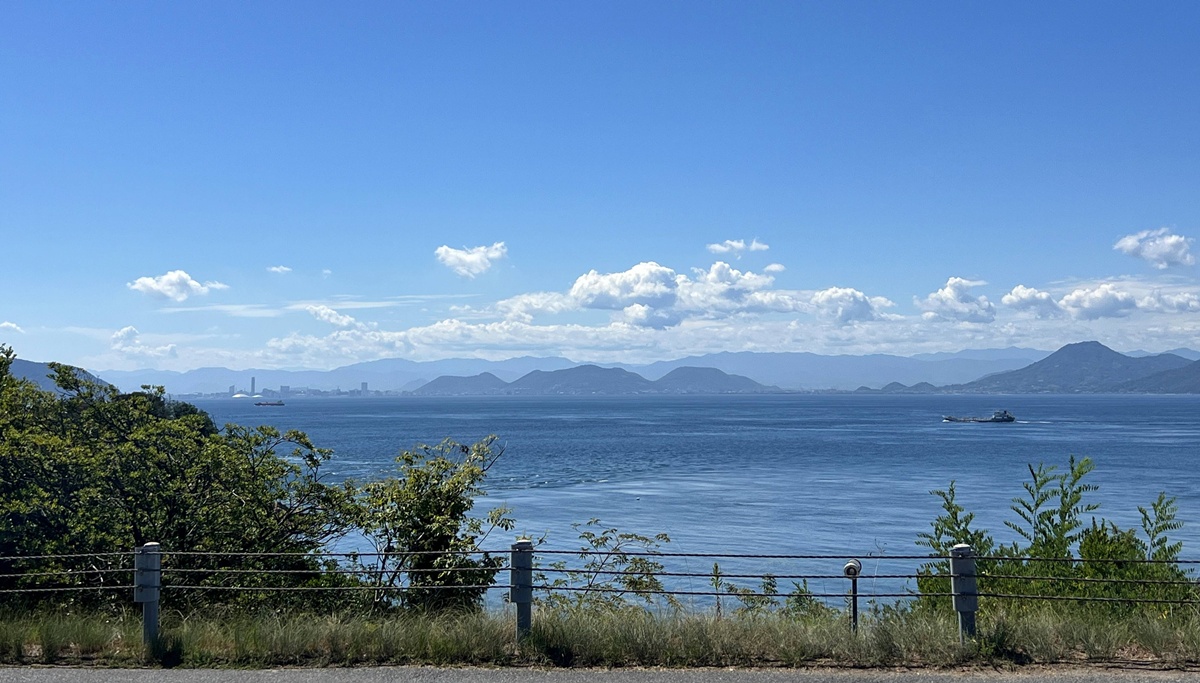 每個瀨戶內海旅人都忘不了的直島環島公路與坡道:OUGIYA 電動單車租借 × 直島環島公路視角全攻略 @。CJ夫人。 每個瀨戶內海旅人都忘不了的直島環島公路與坡道:OUGIYA 電動單車租借 × 直島環島公路視角全攻略 @。CJ夫人。