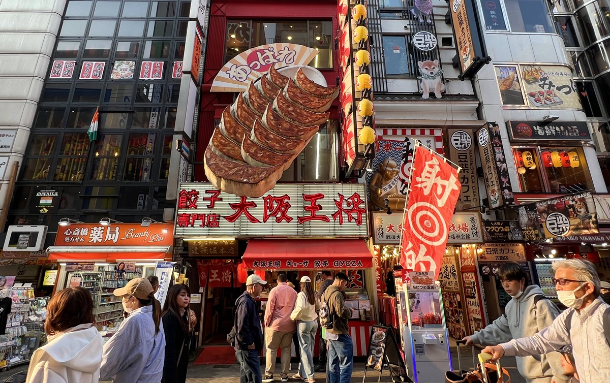 大阪人完勝!道頓堀街頭煙火氣與庶民日常美食:大阪燒、章魚燒、串炸。其實,道頓堀真的有一種魔力。 @。CJ夫人。 大阪人完勝!道頓堀街頭煙火氣與庶民日常美食:大阪燒、章魚燒、串炸。其實,道頓堀真的有一種魔力。 @。CJ夫人。