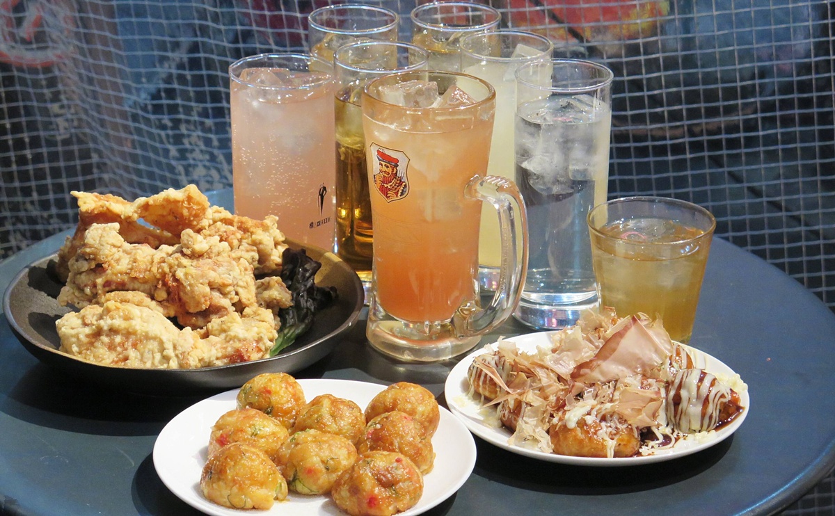 大阪人完勝!道頓堀街頭煙火氣與庶民日常美食:大阪燒、章魚燒、串炸。其實,道頓堀真的有一種魔力。 @。CJ夫人。 大阪人完勝!道頓堀街頭煙火氣與庶民日常美食:大阪燒、章魚燒、串炸。其實,道頓堀真的有一種魔力。 @。CJ夫人。