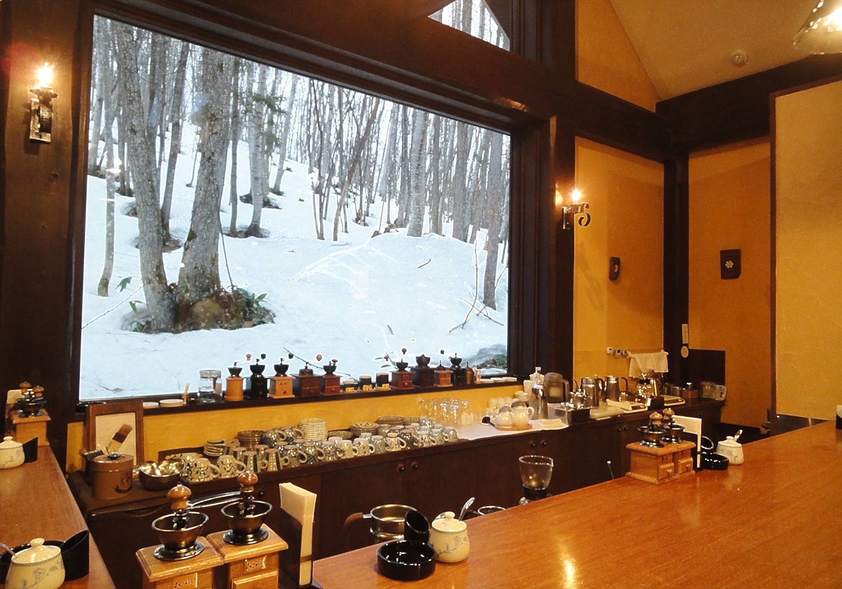 網站近期文章:深冬雪林的慢旅詩篇!跟著森林系文青探訪日劇男主角經營的老派磨豆咖啡廳|北海道富良野 森林精靈露臺與森の時計 美好事物值得等待!關於茶、老件、藝文展覽的午后老派練習|高雄前金二街 乙木茶館 @。CJ夫人。