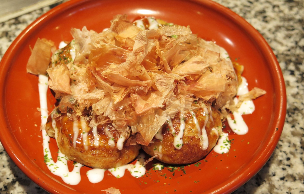 大阪人完勝!道頓堀街頭煙火氣與庶民日常美食:大阪燒、章魚燒、串炸。其實,道頓堀真的有一種魔力。 @。CJ夫人。 大阪人完勝!道頓堀街頭煙火氣與庶民日常美食:大阪燒、章魚燒、串炸。其實,道頓堀真的有一種魔力。 @。CJ夫人。