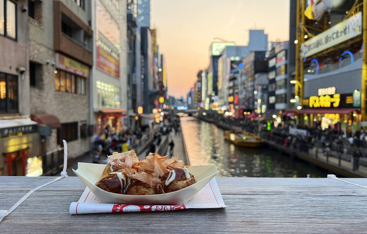 大阪人完勝!道頓堀街頭煙火氣與庶民日常美食:大阪燒、章魚燒、串炸。其實,道頓堀真的有一種魔力。 大阪人完勝!道頓堀街頭煙火氣與庶民日常美食:大阪燒、章魚燒、串炸。其實,道頓堀真的有一種魔力。 @。CJ夫人。