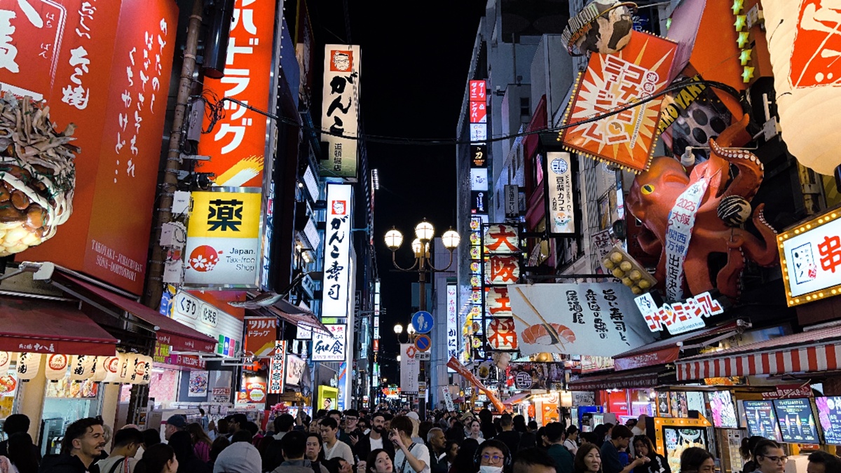 大阪人完勝!道頓堀街頭煙火氣與庶民日常美食:大阪燒、章魚燒、串炸。其實,道頓堀真的有一種魔力。 @。CJ夫人。 大阪人完勝!道頓堀街頭煙火氣與庶民日常美食:大阪燒、章魚燒、串炸。其實,道頓堀真的有一種魔力。 @。CJ夫人。
