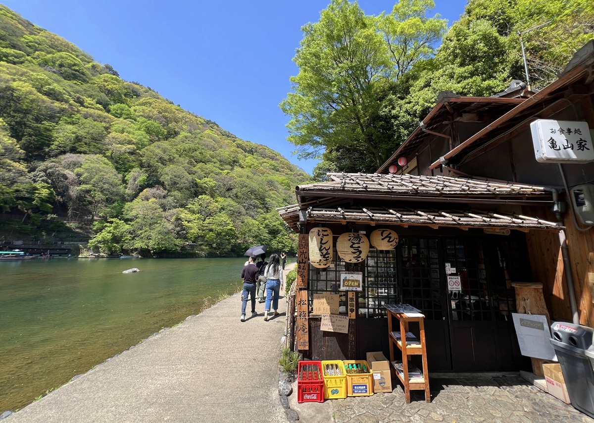 嵐山清晨的鄉土感：木窗、榻榻米與麵包香！古民家裡的東京式烘焙 X 歐式輕食晨光｜京都嵐山 Bread, Espresso & 嵐山庭園 @。CJ夫人。