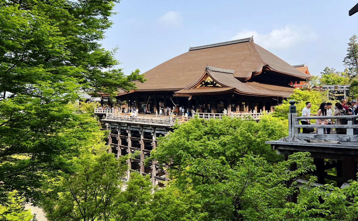 從二年坂、三年坂、清水寺走進心底願望的縫隙裡｜無論自由行或跟團都一定要來的京都世界遺產－京都清水寺與最值得許願的12個瞬間 @。CJ夫人。