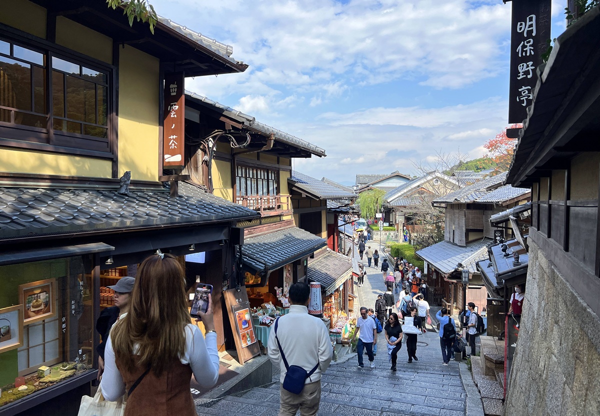 從二年坂、三年坂、清水寺走進心底願望的縫隙裡｜無論自由行或跟團都一定要來的京都世界遺產－京都清水寺與最值得許願的12個瞬間 @。CJ夫人。