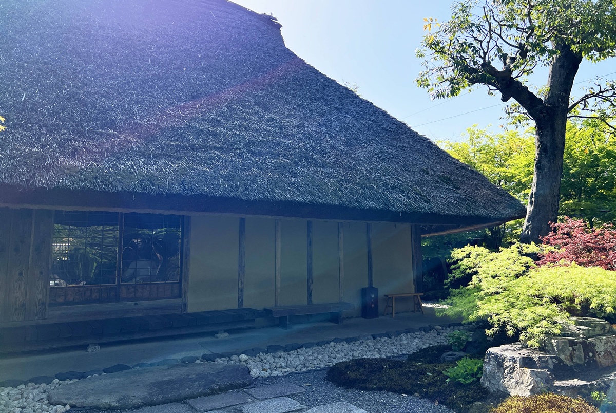 嵐山清晨的鄉土感：木窗、榻榻米與麵包香！古民家裡的東京式烘焙 X 歐式輕食晨光｜京都嵐山 Bread, Espresso & 嵐山庭園 @。CJ夫人。