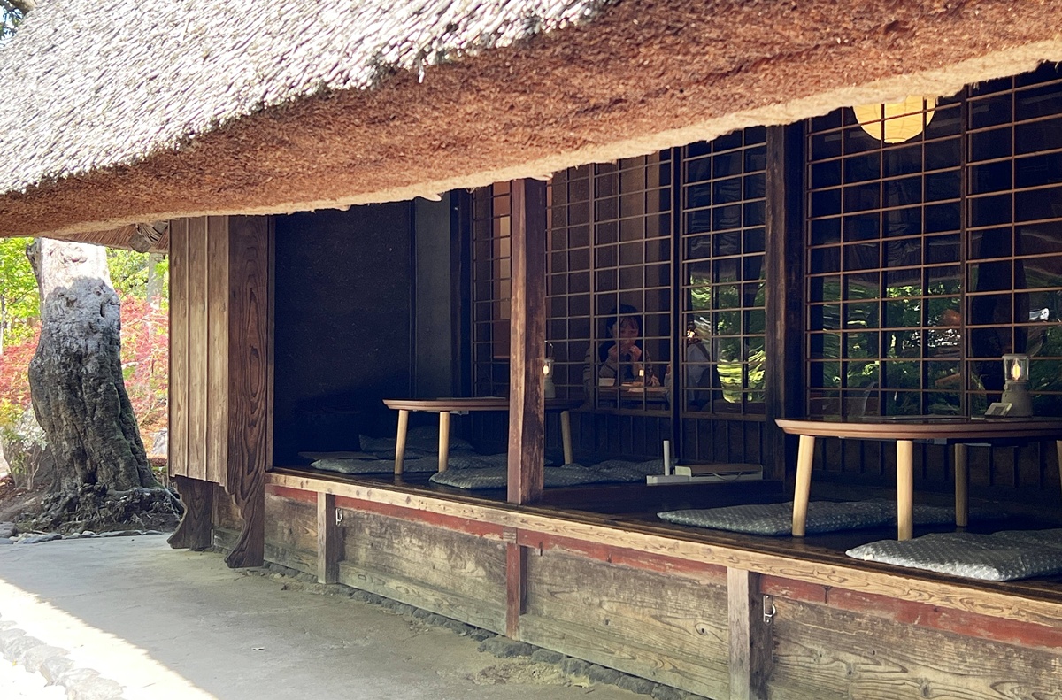 嵐山清晨的鄉土感：木窗、榻榻米與麵包香！古民家裡的東京式烘焙 X 歐式輕食晨光｜京都嵐山 Bread, Espresso & 嵐山庭園 @。CJ夫人。