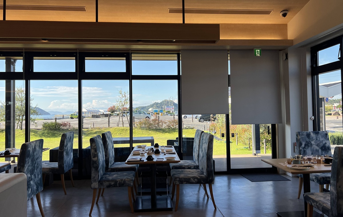 本來是為了瀨戶內海跳島而來,卻在港口停下來的一間旅宿|岡山宇野港文青風格飯店 UNO HOTEL @。CJ夫人。 本來是為了瀨戶內海跳島而來,卻在港口停下來的一間旅宿|岡山宇野港文青風格飯店 UNO HOTEL @。CJ夫人。