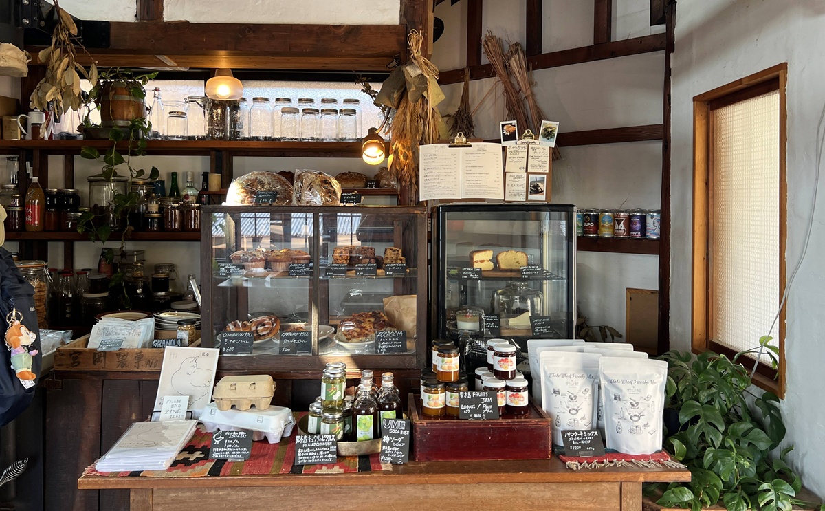 在瀨戶內海，不是每一座島都需要被填滿，有些島是用來做夢的、迷路的、與貓一起散步的｜日本香川高松自助旅行 男木島山城一日散策 @。CJ夫人。