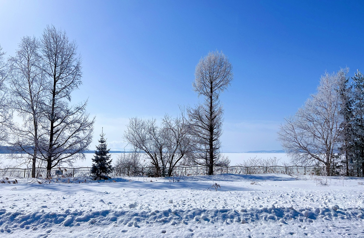 馬尼拉大教堂旁的西班牙殖民風格屋頂露台，宛如置身歐洲浪漫小鎮的咖啡廳｜菲律賓馬尼拉王城區Intramuros午餐咖啡館 La Cathedral Cafe @。CJ夫人。
