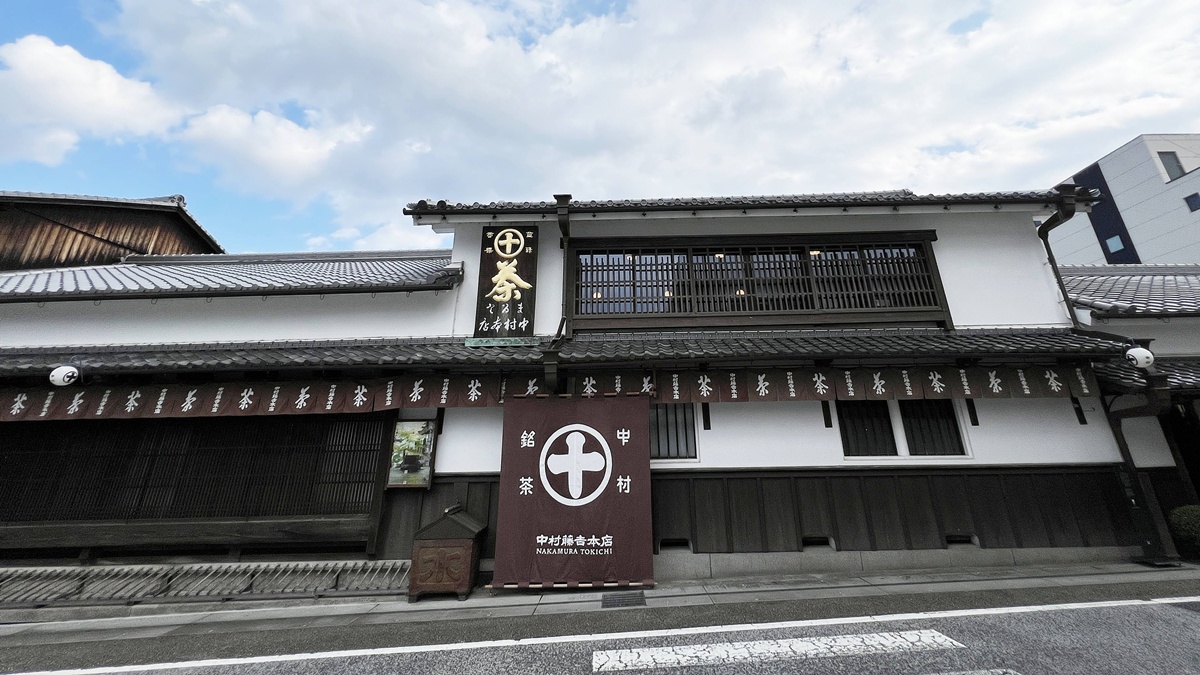 前進宇治抹茶中心地。尋一壺中村藤吉的抹茶與抹茶聖代，其實就像一個完整的日本抹茶圖鑑｜京都宇治中村藤吉本店 @。CJ夫人。