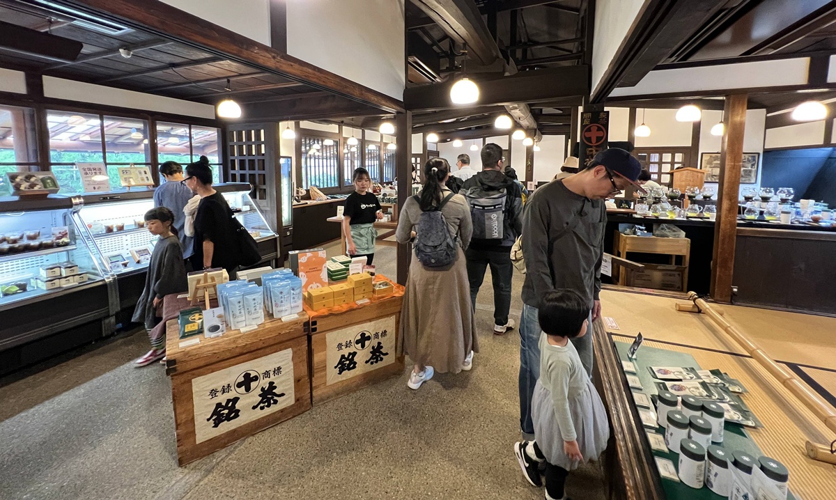 前進宇治抹茶中心地。尋一壺中村藤吉的抹茶與抹茶聖代，其實就像一個完整的日本抹茶圖鑑｜京都宇治中村藤吉本店 @。CJ夫人。