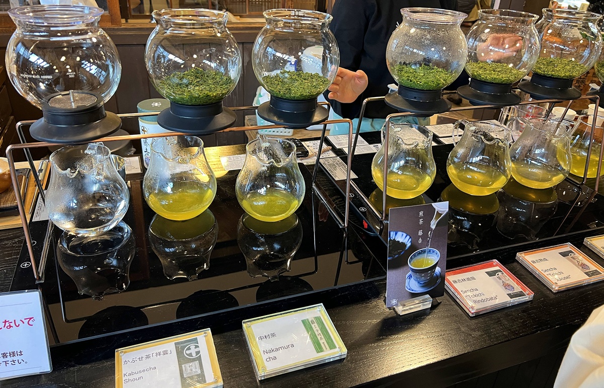 前進宇治抹茶中心地。尋一壺中村藤吉的抹茶與抹茶聖代，其實就像一個完整的日本抹茶圖鑑｜京都宇治中村藤吉本店 @。CJ夫人。