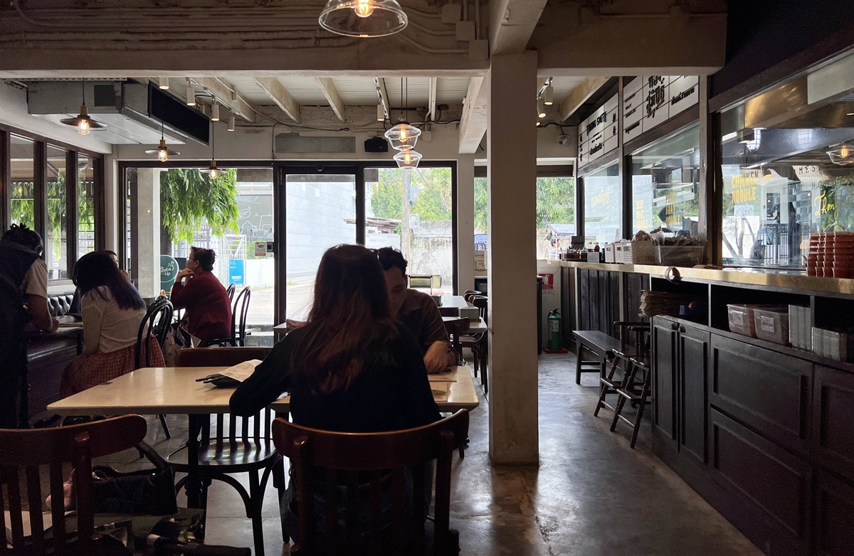 曼谷最值得吃的泰式豪華船麵！常住曼谷的人心屬上級水準的和牛船麵｜泰國曼谷阿里區（Ari Area）Thong Smith 通思密船麵 @。CJ夫人。