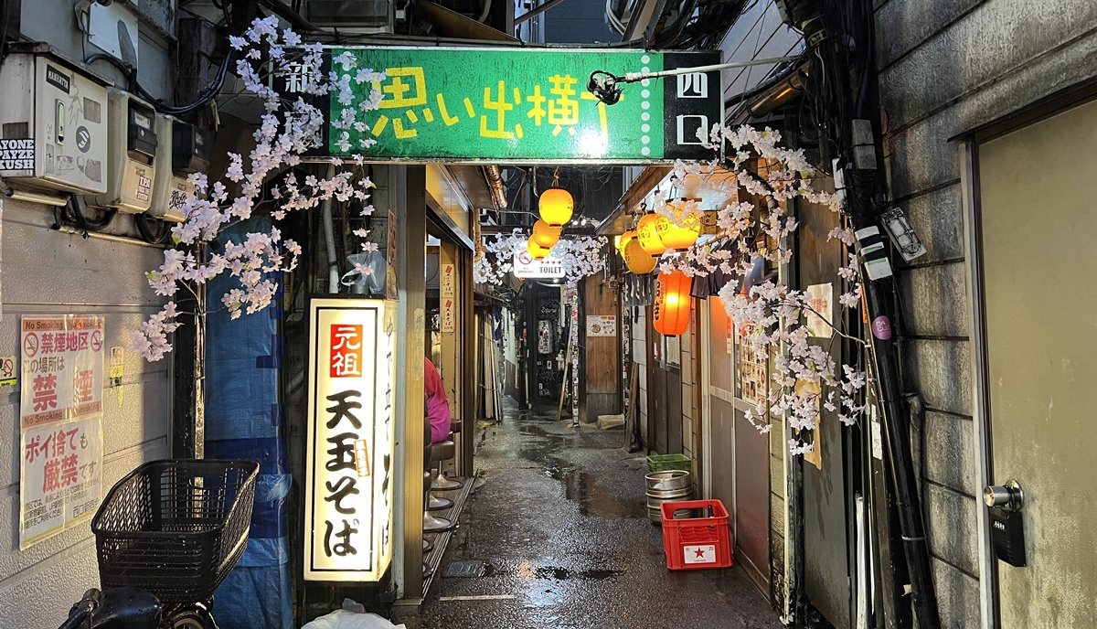 總有制霸新宿車站的一天！東京自由行交通轉乘最容易迷路與轉乘迷失的新宿車站實用整理，想順利找到出口與地標快收藏起來！ @。CJ夫人。