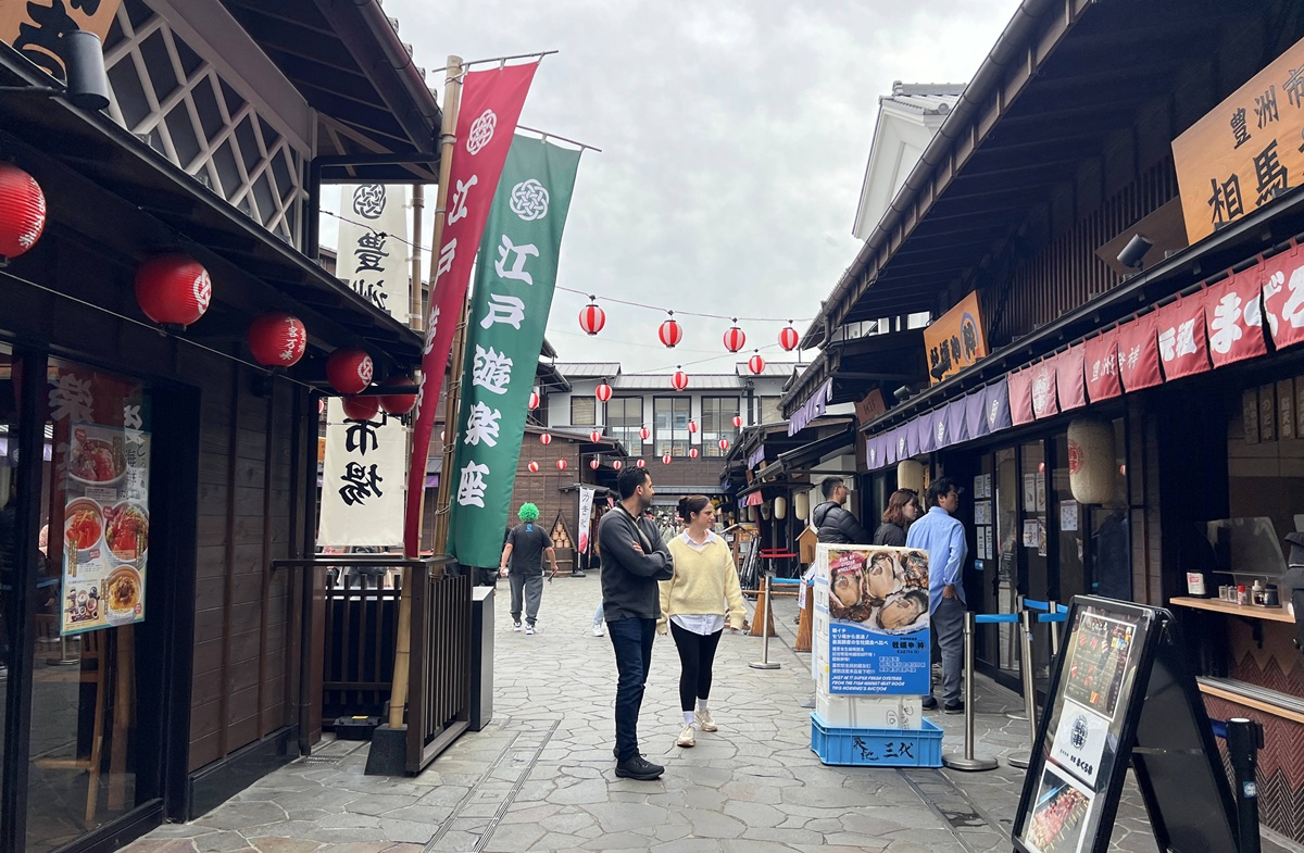 東京半日逃離!在豐洲千客萬來泡無邊際海景溫泉、足湯露臺與自助式海鮮丼吃到飽|東京日歸溫泉推薦 萬葉俱樂部(可供加價夜間休憩空間) @。CJ夫人。 東京半日逃離!在豐洲千客萬來泡無邊際海景溫泉、足湯露臺與自助式海鮮丼吃到飽|東京日歸溫泉推薦 萬葉俱樂部(可供加價夜間休憩空間) @。CJ夫人。