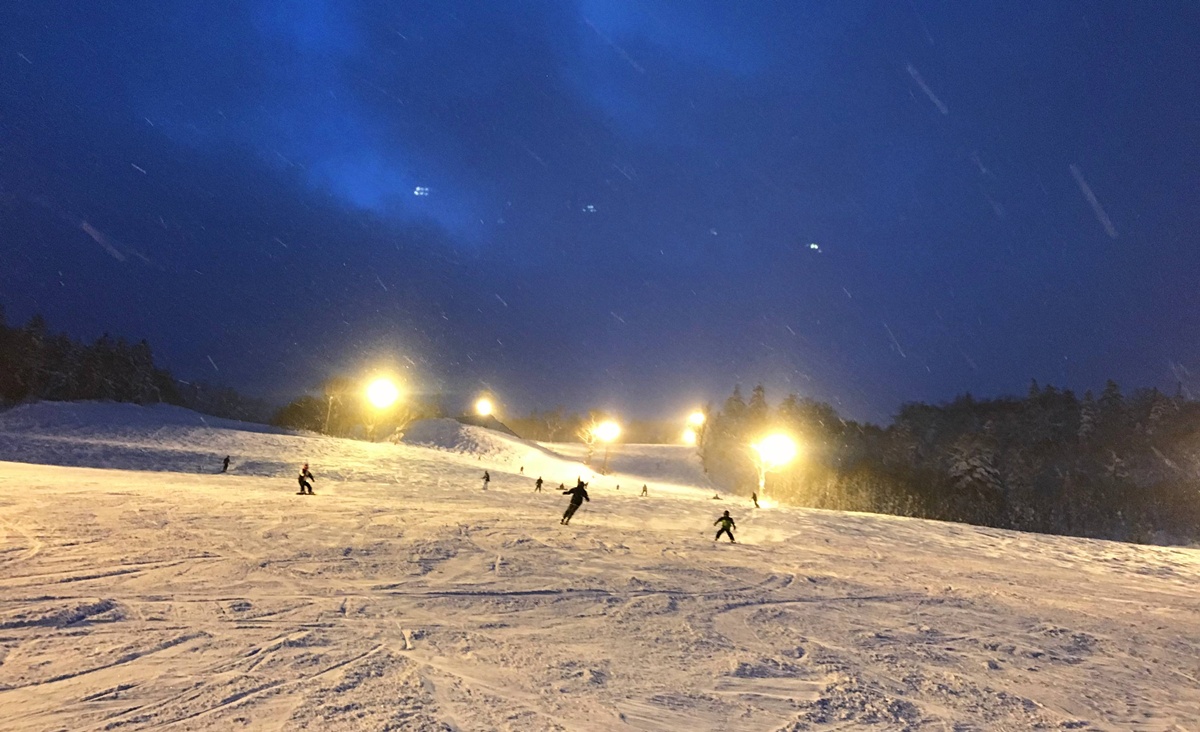 找到屬於你的夜間滑雪魅力!夜滑之前你應該要知道的5件事!夜間滑雪的天氣會冷爆嗎?雪地能見度好嗎?夜滑有哪些風險與獨特樂趣? @。CJ夫人。 找到屬於你的夜間滑雪魅力!夜滑之前你應該要知道的5件事!夜間滑雪的天氣會冷爆嗎?雪地能見度好嗎?夜滑有哪些風險與獨特樂趣? @。CJ夫人。