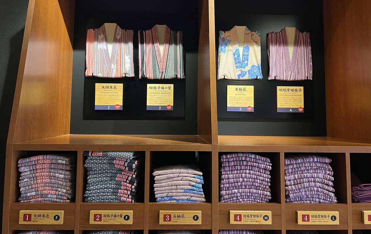 東京半日逃離!在豐洲千客萬來泡無邊際海景溫泉、足湯露臺與自助式海鮮丼吃到飽|東京日歸溫泉推薦 萬葉俱樂部(可供加價夜間休憩空間) @。CJ夫人。 東京半日逃離!在豐洲千客萬來泡無邊際海景溫泉、足湯露臺與自助式海鮮丼吃到飽|東京日歸溫泉推薦 萬葉俱樂部(可供加價夜間休憩空間) @。CJ夫人。