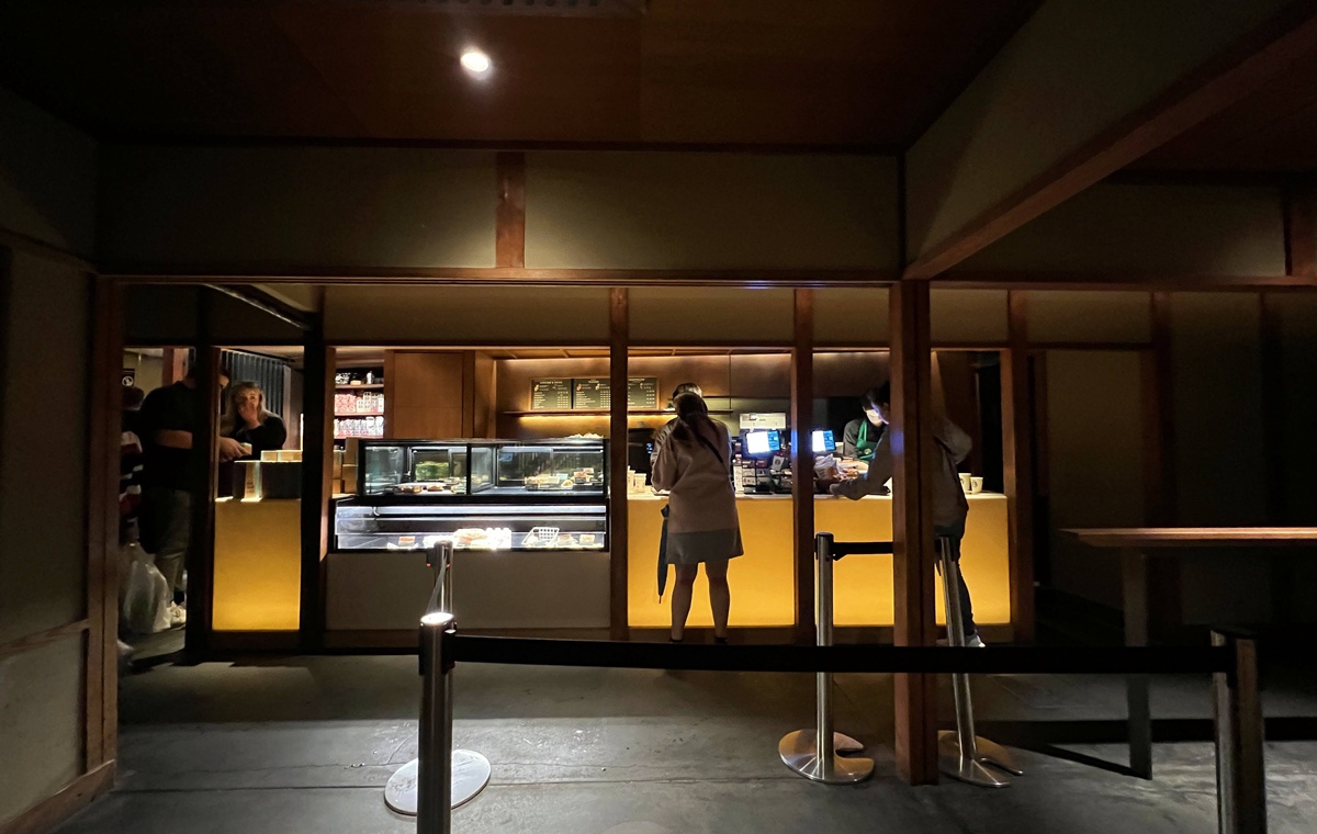 京都限定！全世界唯一的百年町家星巴克，盤腿坐榻榻米喝咖啡的京都特別時刻｜星巴克京都二寧坂ヤサカ茶屋店 @。CJ夫人。