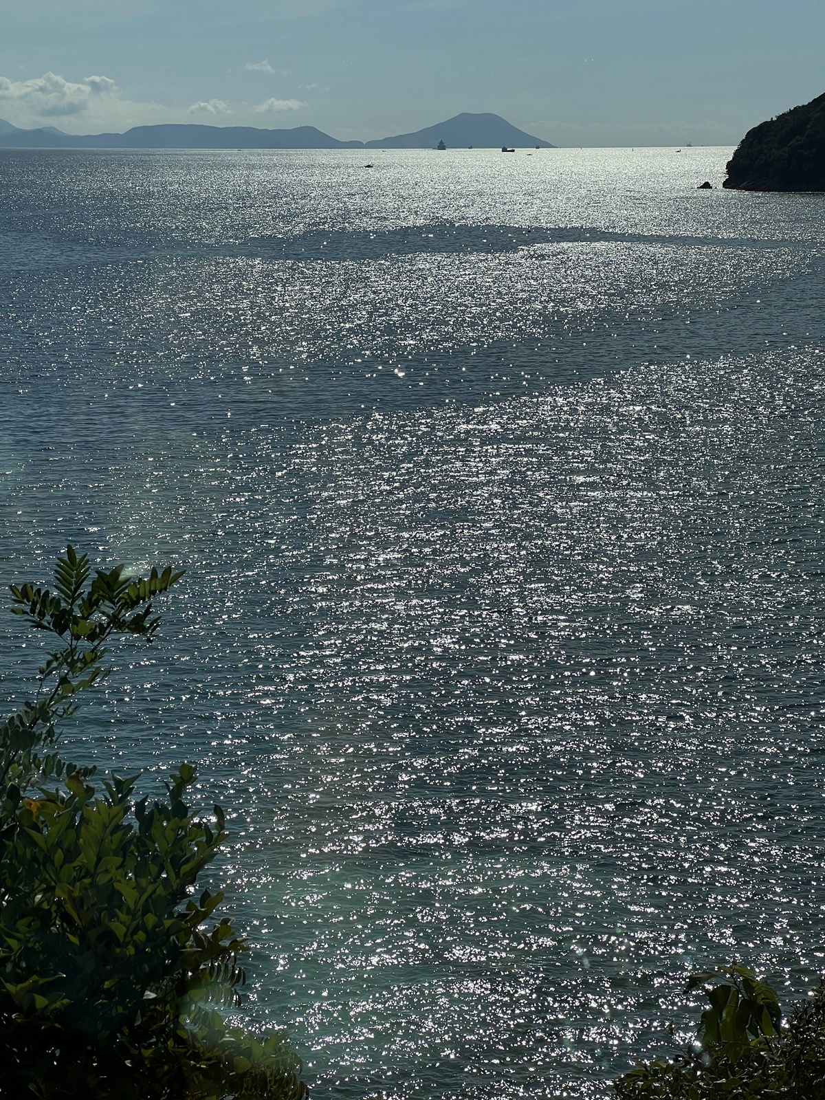 瀨戶內海景最動人的藝術作品，原來是成為風景一部分的那個喝咖啡的自己｜直島本村港 自家烘焙海景咖啡館 Naoshima Coffee @。CJ夫人。