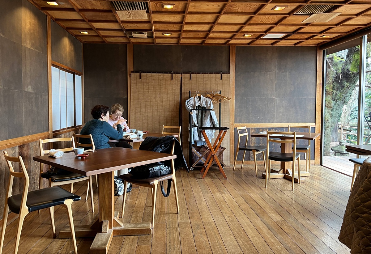 與全家共享櫻花窗景裡的日式懷石午膳！東京上野恩賜公園最珍藏的賞櫻角落｜東京上野老字號料亭 韻松亭與花籠午間御膳 @。CJ夫人。