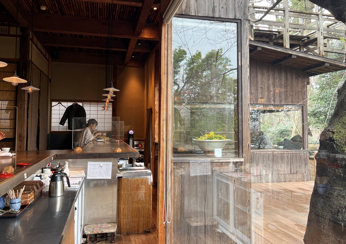 與全家共享櫻花窗景裡的日式懷石午膳！東京上野恩賜公園最珍藏的賞櫻角落｜東京上野老字號料亭 韻松亭與花籠午間御膳 @。CJ夫人。