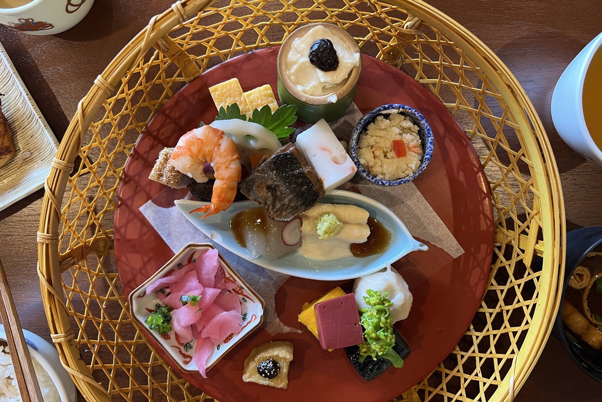 與全家共享櫻花窗景裡的日式懷石午膳！東京上野恩賜公園最珍藏的賞櫻角落｜東京上野老字號料亭 韻松亭與花籠午間御膳 @。CJ夫人。