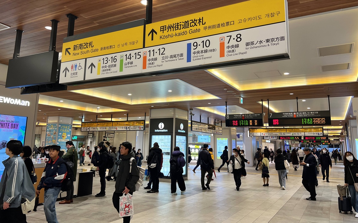 總有制霸新宿車站的一天！東京自由行交通轉乘最容易迷路與轉乘迷失的新宿車站實用整理，想順利找到出口與地標快收藏起來！ @。CJ夫人。
