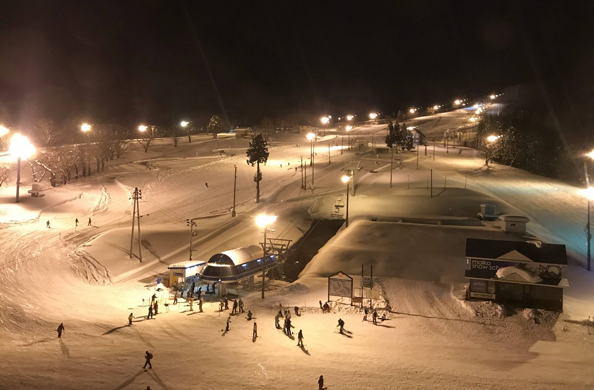 找到屬於你的夜間滑雪魅力!夜滑之前你應該要知道的5件事!夜間滑雪的天氣會冷爆嗎?雪地能見度好嗎?夜滑有哪些風險與獨特樂趣? @。CJ夫人。 找到屬於你的夜間滑雪魅力!夜滑之前你應該要知道的5件事!夜間滑雪的天氣會冷爆嗎?雪地能見度好嗎?夜滑有哪些風險與獨特樂趣? @。CJ夫人。