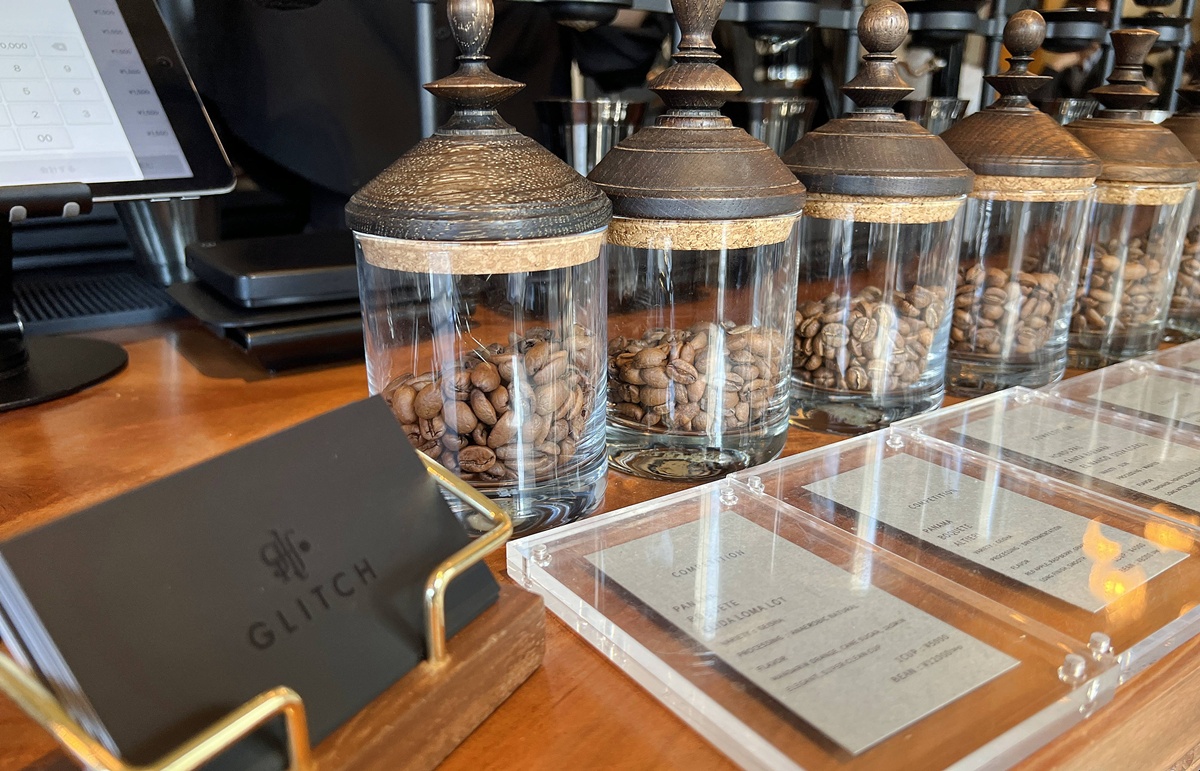 一杯一豆的極簡實驗室！在神保町，喝一杯清澈到有點冒犯的極淺焙咖啡｜東京精品咖啡推薦 GLITCH COFFEE & ROASTERS 東京神保町發跡店 @。CJ夫人。