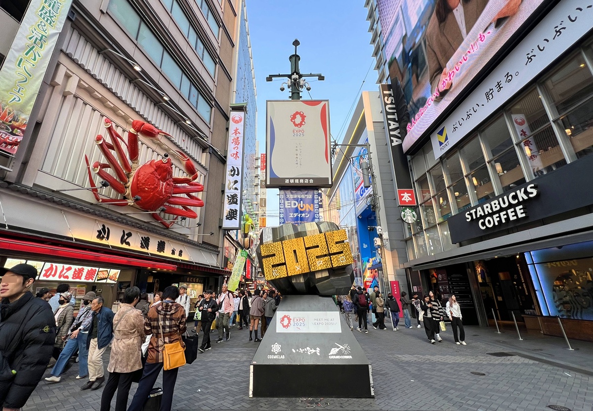 我在心齋橋這間星巴克等你。大阪新手自由行最容易約錯的心齋橋星巴克與推薦集合地點攻略。如果你有朋友即將去大阪，一定要把這篇貼給他。 @。CJ夫人。