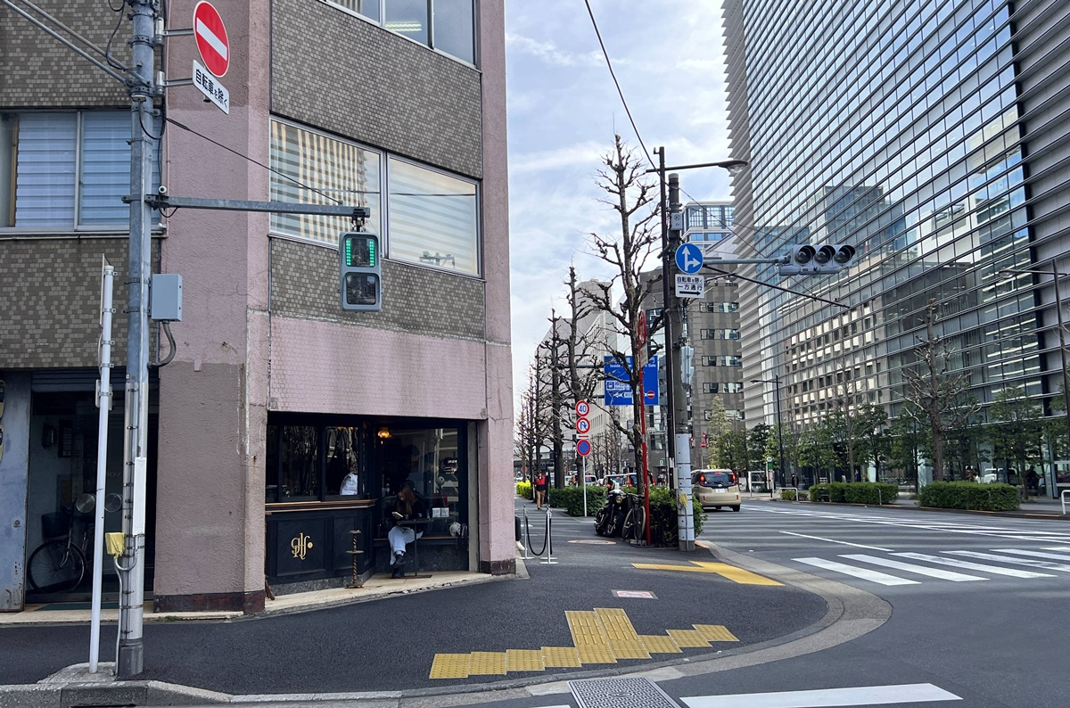 一杯一豆的極簡實驗室！在神保町，喝一杯清澈到有點冒犯的極淺焙咖啡｜東京精品咖啡推薦 GLITCH COFFEE & ROASTERS 東京神保町發跡店 @。CJ夫人。