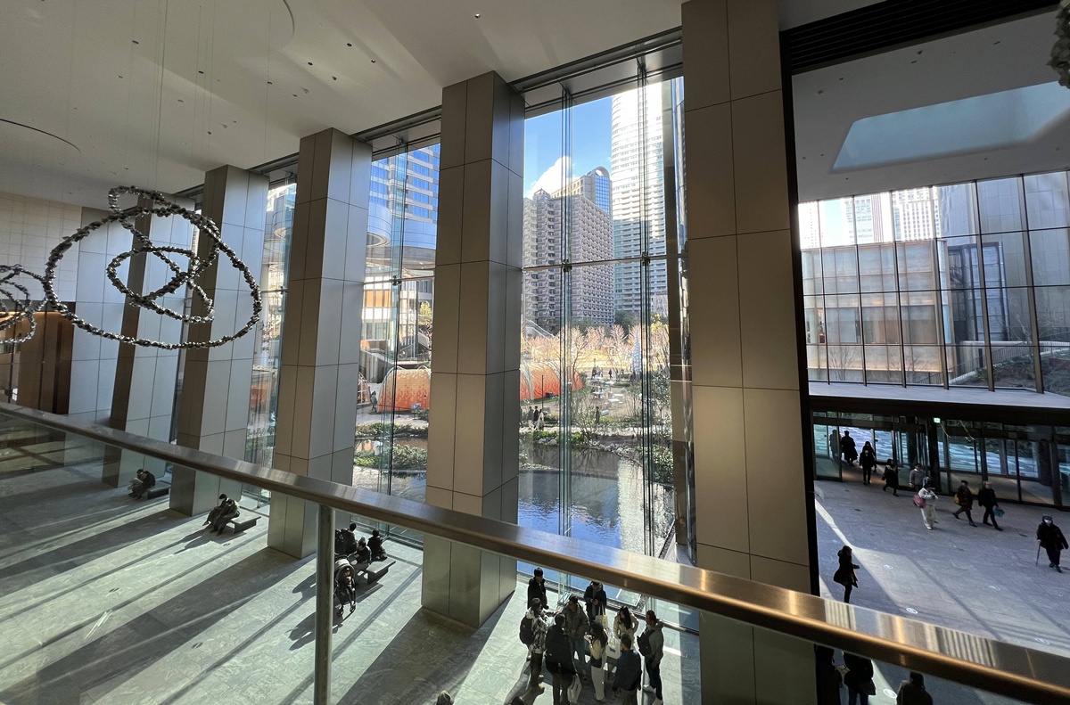 東京第一高樓的早晨，把東京鐵塔拉近到眼前｜東京港區麻布台之丘 森 JP Tower 33 樓的景觀咖啡廳 Hill House Sky Room Caf&eacute; & Bar @。CJ夫人。