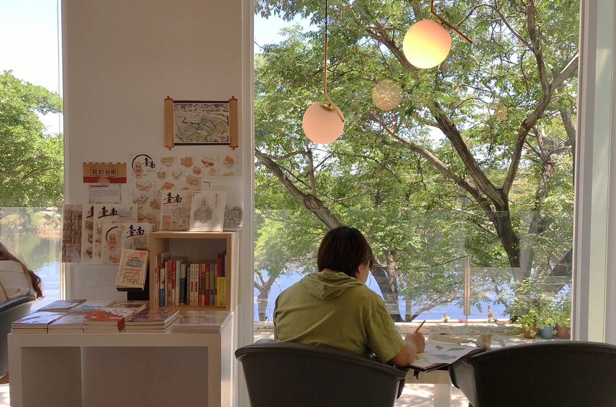 讓台北人用滿滿文字療癒你｜台北東區 Koko文字大藥房 @。CJ夫人。