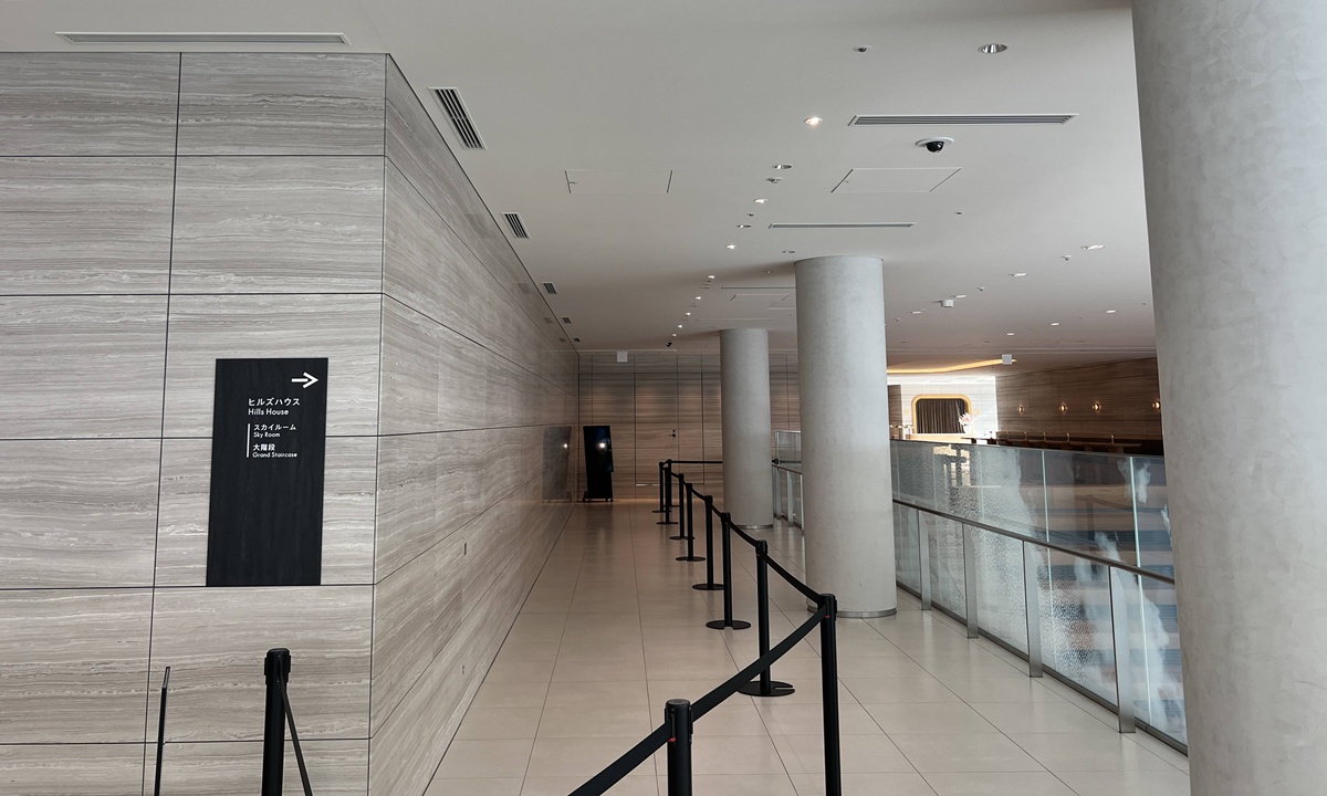 東京第一高樓的早晨，把東京鐵塔拉近到眼前｜東京港區麻布台之丘 森 JP Tower 33 樓的景觀咖啡廳 Hill House Sky Room Caf&eacute; & Bar @。CJ夫人。