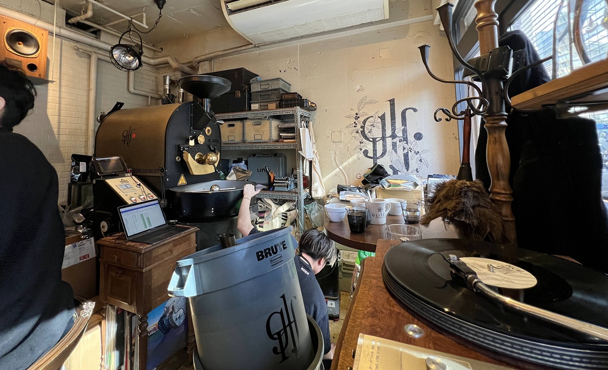 一杯一豆的極簡實驗室！在神保町，喝一杯清澈到有點冒犯的極淺焙咖啡｜東京精品咖啡推薦 GLITCH COFFEE & ROASTERS 東京神保町發跡店 @。CJ夫人。