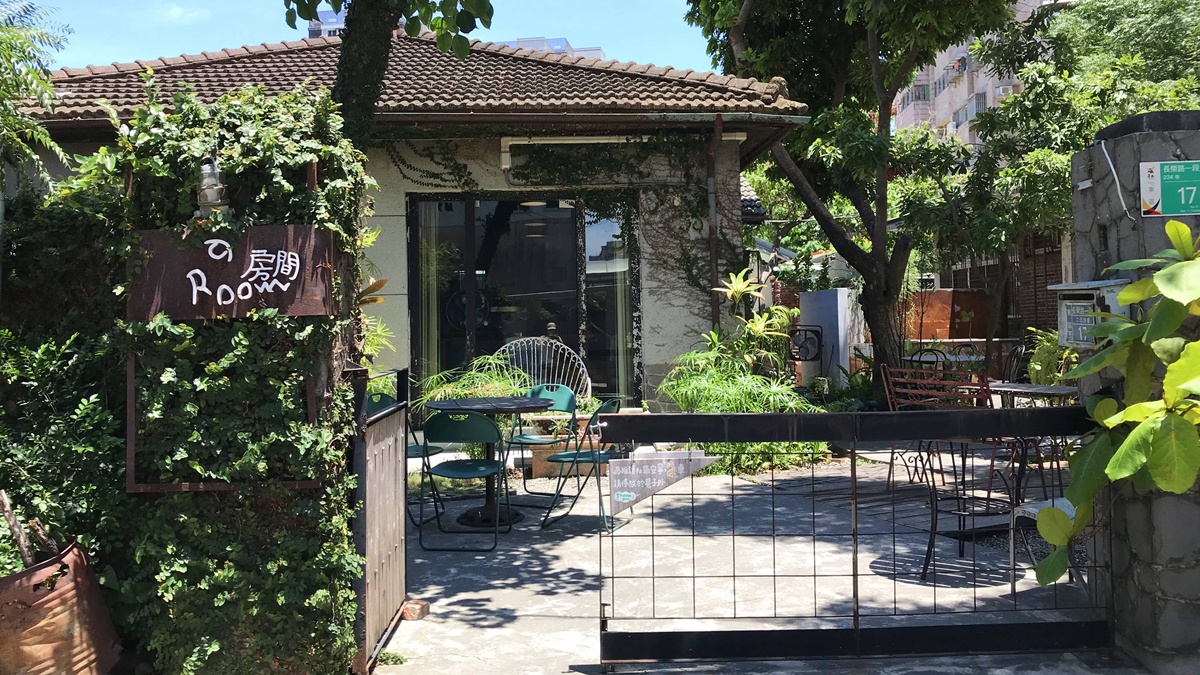 台南書香的游牧式閱讀旅行：5間隱身靜謐街角與巷弄裡的獨立書店、咖啡廳與背包客棧 @。CJ夫人。