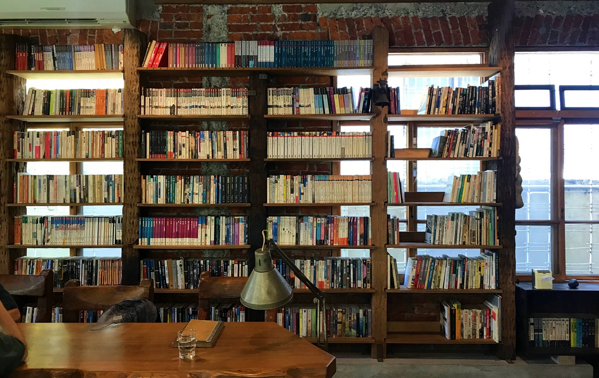 台南書香的游牧式閱讀旅行：5間隱身靜謐街角與巷弄裡的獨立書店、咖啡廳與背包客棧 @。CJ夫人。