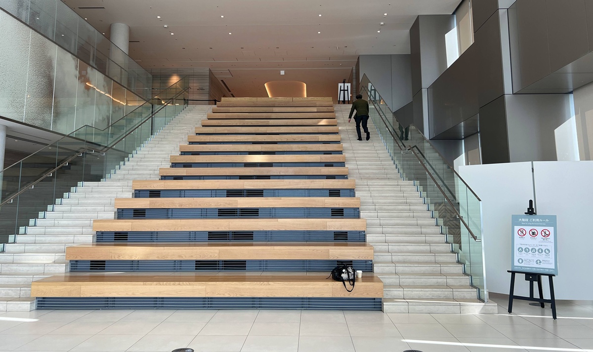 東京第一高樓的早晨，把東京鐵塔拉近到眼前｜東京港區麻布台之丘 森 JP Tower 33 樓的景觀咖啡廳 Hill House Sky Room Caf&eacute; & Bar @。CJ夫人。