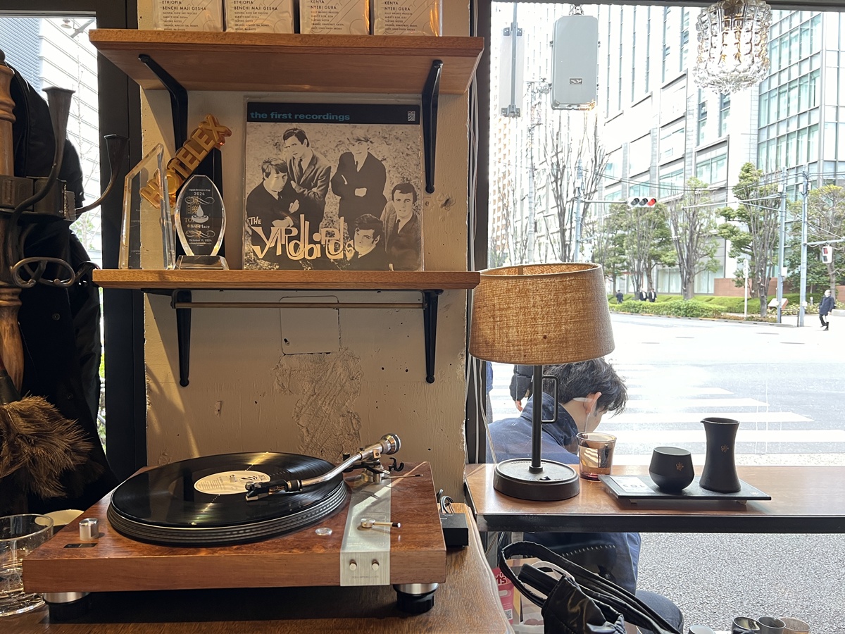 一杯一豆的極簡實驗室！在神保町，喝一杯清澈到有點冒犯的極淺焙咖啡｜東京精品咖啡推薦 GLITCH COFFEE & ROASTERS 東京神保町發跡店 @。CJ夫人。