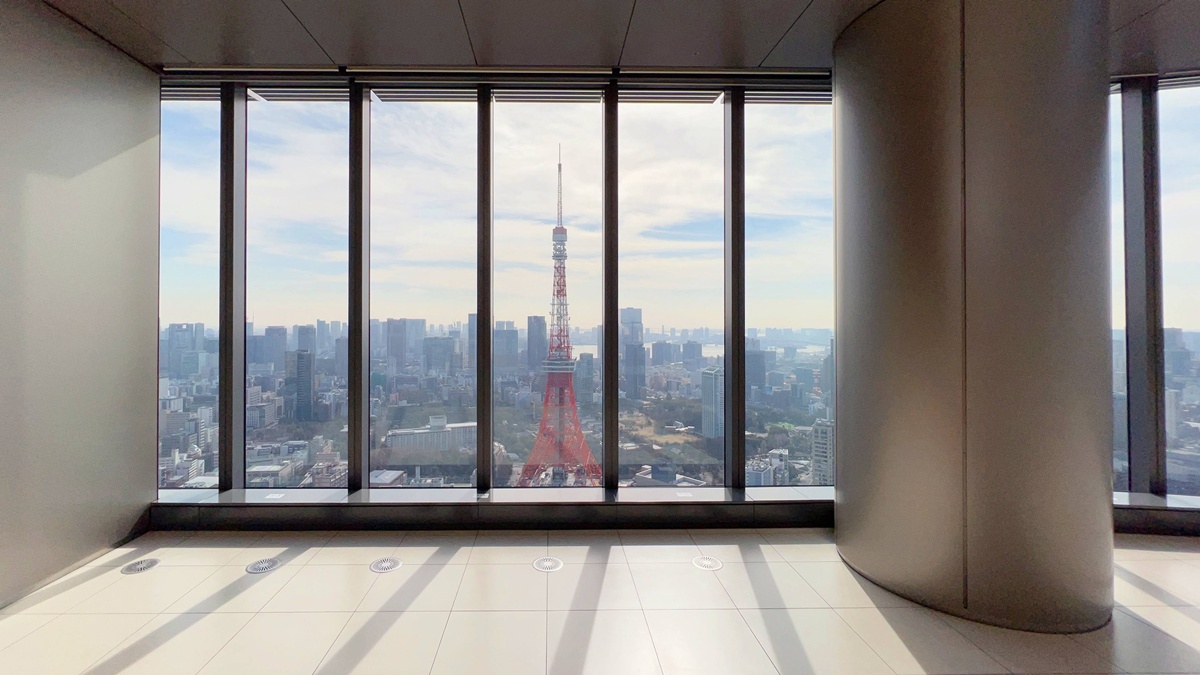 東京第一高樓的早晨，把東京鐵塔拉近到眼前｜東京港區麻布台之丘 森 JP Tower 33 樓的景觀咖啡廳 Hill House Sky Room Caf&eacute; & Bar @。CJ夫人。