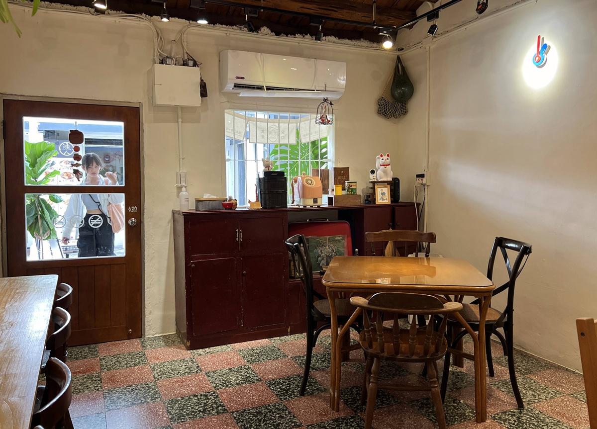 花蓮七星潭的鹽烤鬼頭刀日常，把花蓮山珍海味吃進一碗飯｜花蓮七星潭在地食堂推薦 七星柴魚博物館旁的安口食堂 @。CJ夫人。