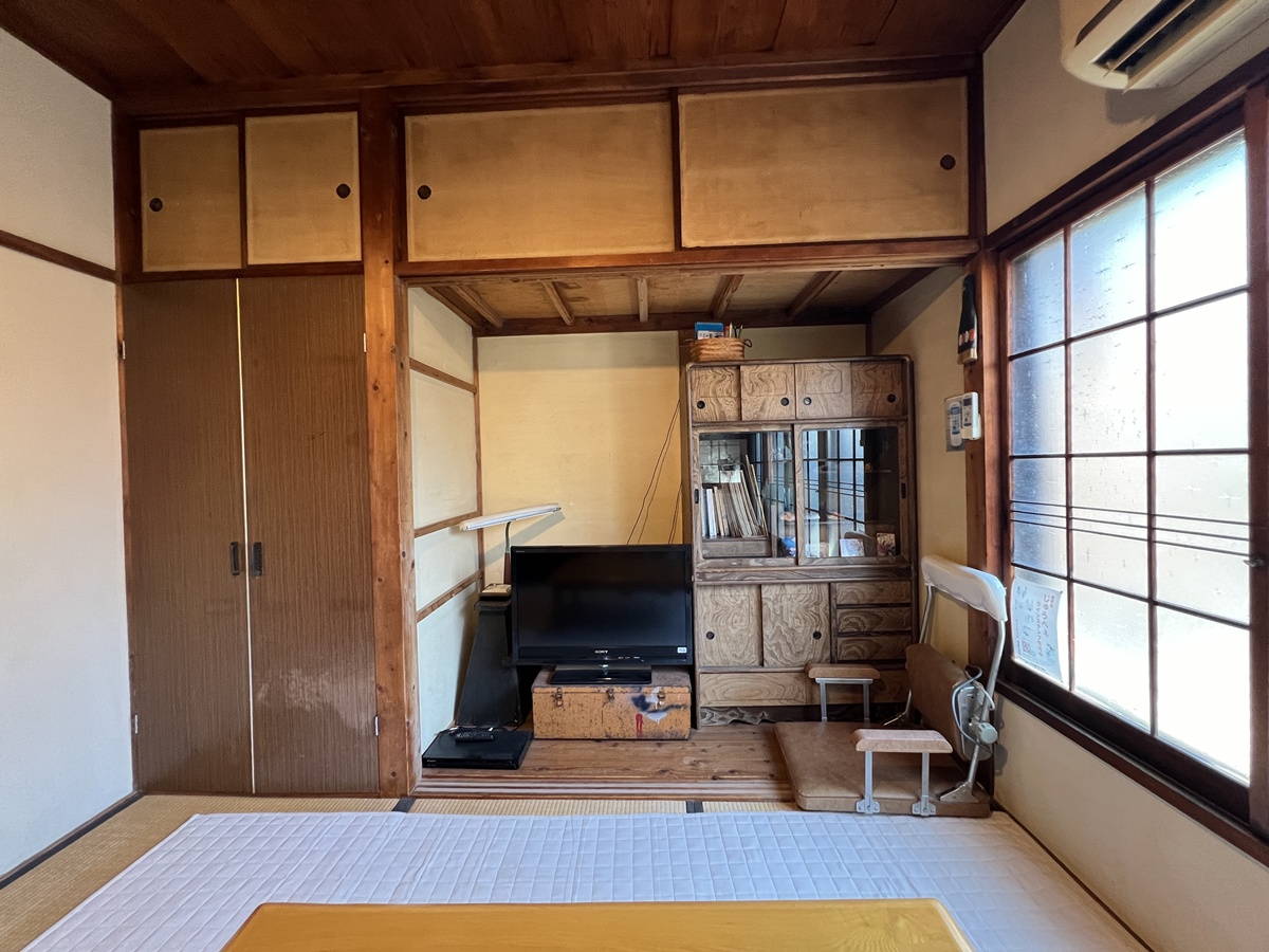 住進瀨戶內海藝術直島的生活光影！像朋友家一樣溫暖的古民家｜瀨戶內海自由行住宿推薦 直島本村青年旅宿   路地と灯り／Guest House Roji to Akari @。CJ夫人。