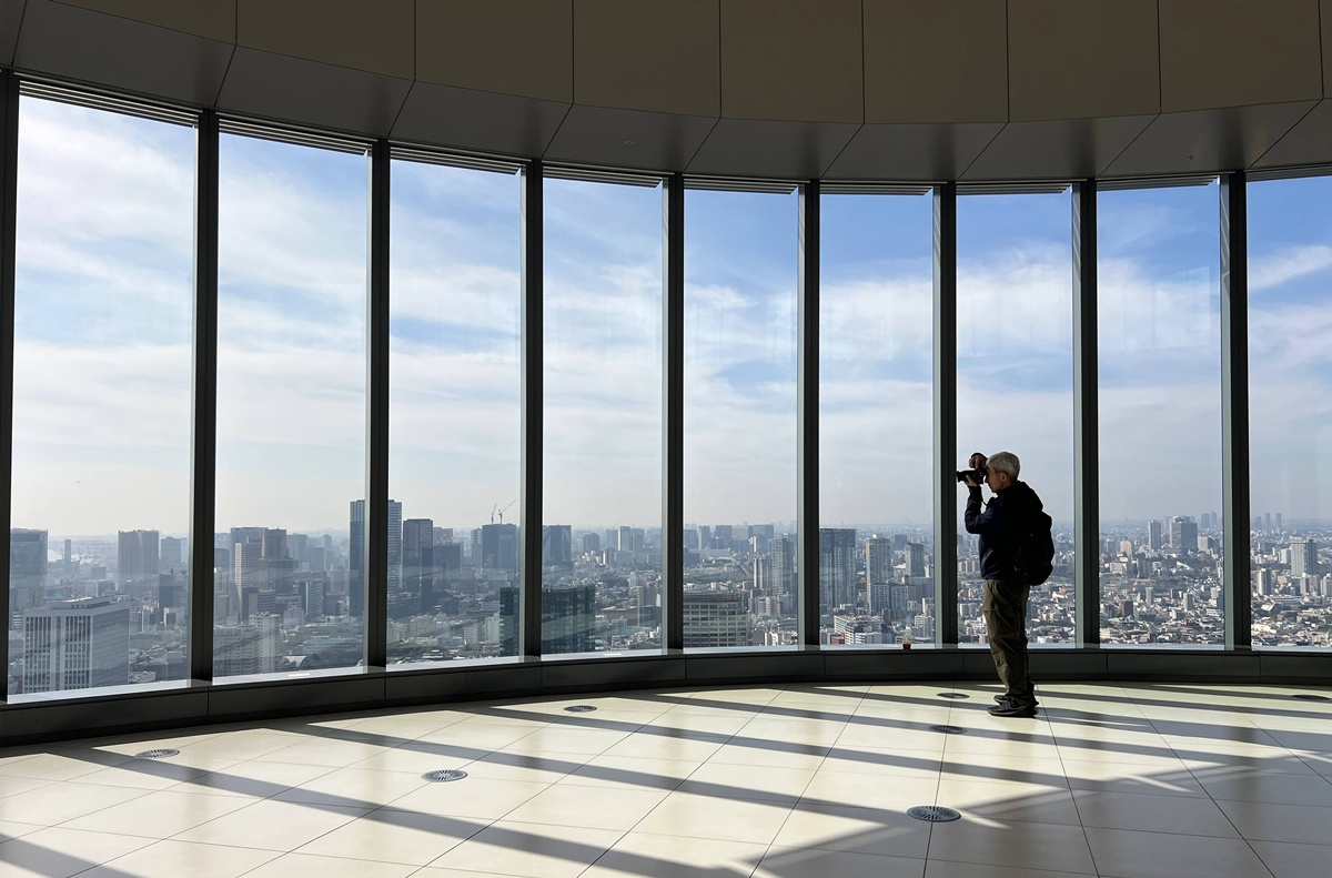 東京第一高樓的早晨，把東京鐵塔拉近到眼前｜東京港區麻布台之丘 森 JP Tower 33 樓的景觀咖啡廳 Hill House Sky Room Caf&eacute; & Bar @。CJ夫人。