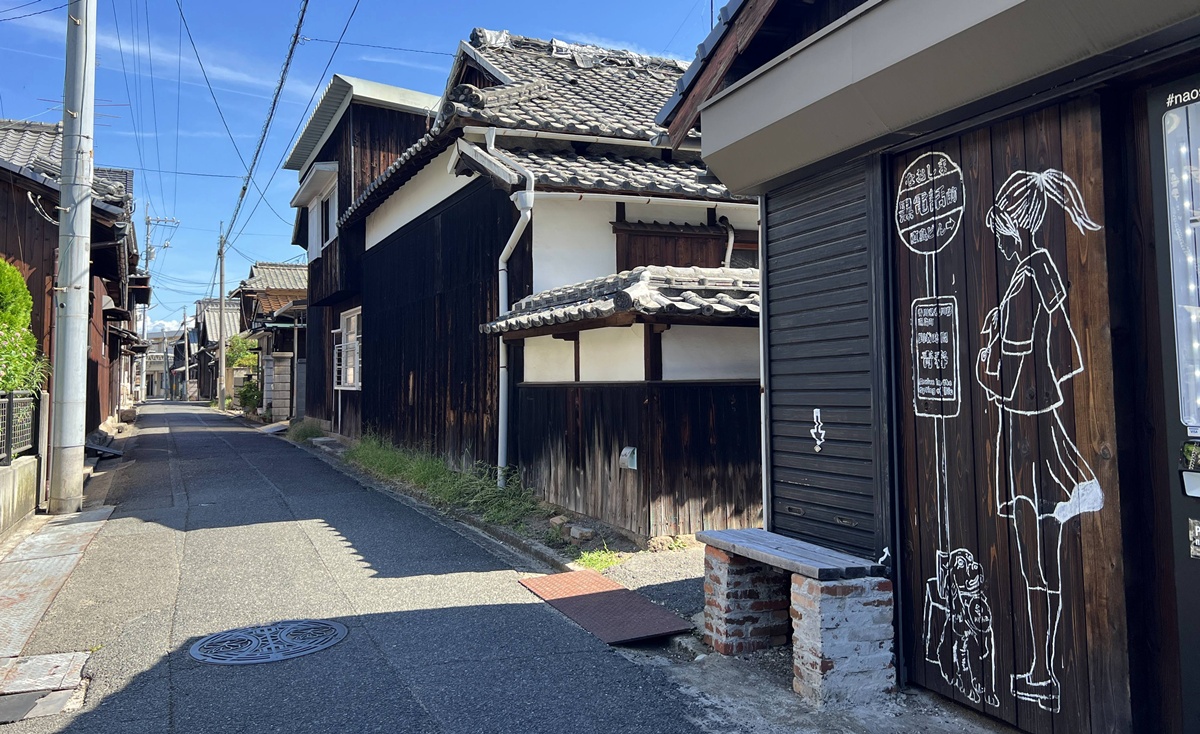 住進瀨戶內海藝術直島的生活光影！像朋友家一樣溫暖的古民家｜瀨戶內海自由行住宿推薦 直島本村青年旅宿   路地と灯り／Guest House Roji to Akari @。CJ夫人。